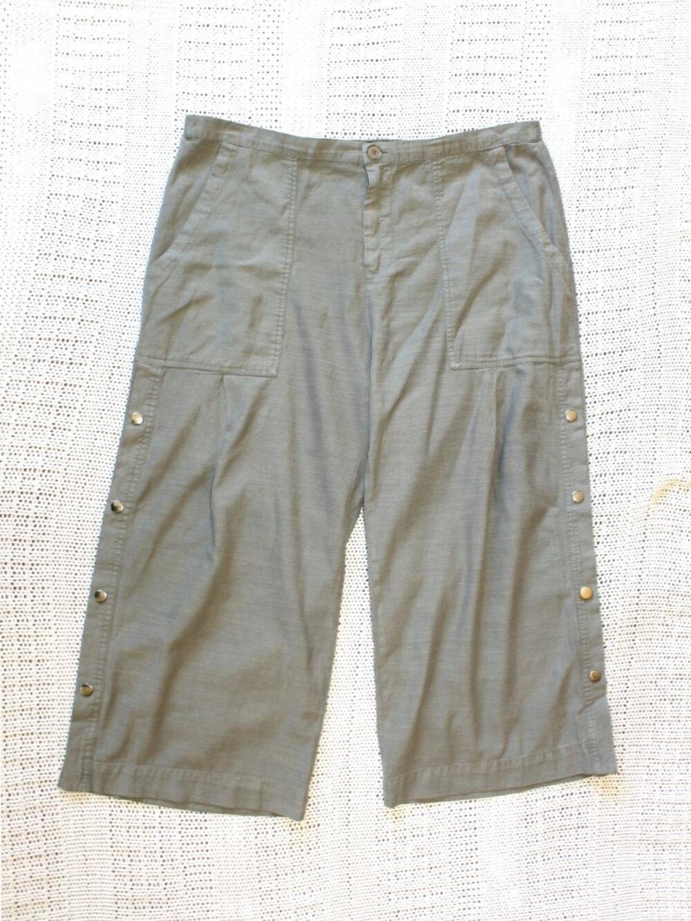 XCVI Wren Cropped Women's Capri Pants Size Large Gray Pockets wide legs Casual